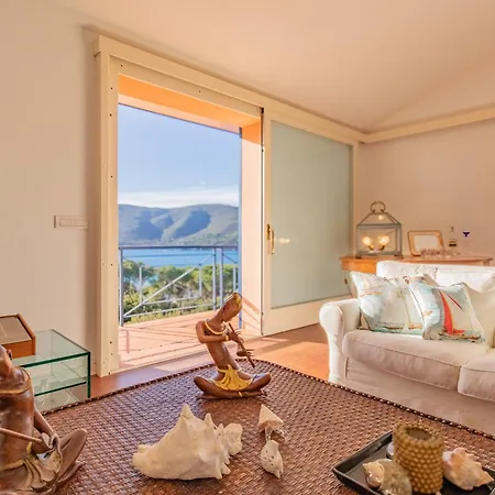 Giacinto Di Mare Villa *