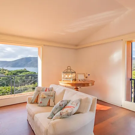 Giacinto Di Mare Villa Lacona