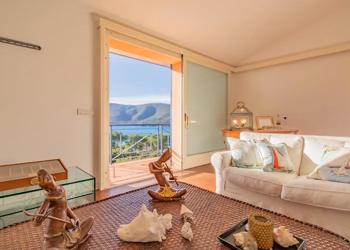 Giacinto Di Mare Villa *