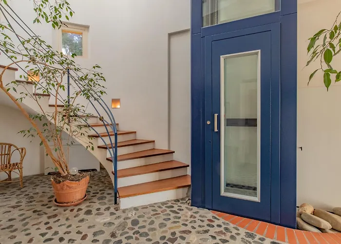 Giacinto Di Mare Villa *